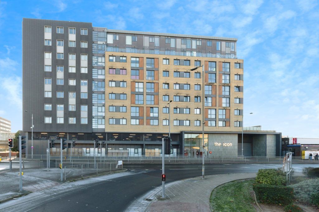 Property photo 2 of 19