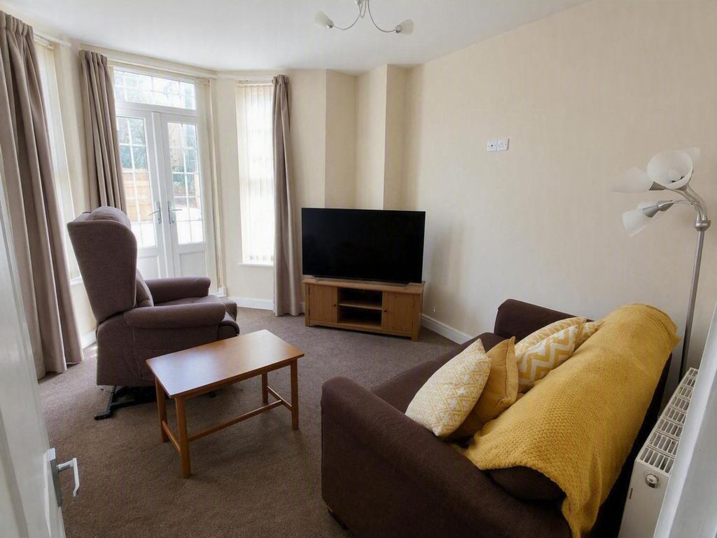 Property photo 2 of 8