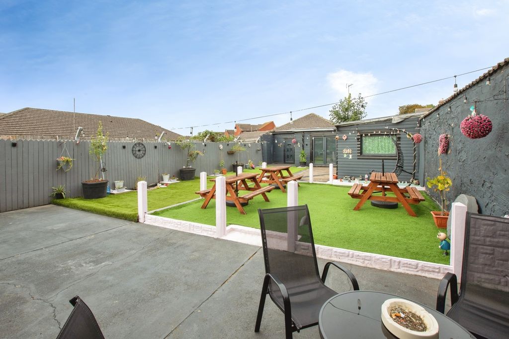 Property photo 3 of 32 Pbox-Img.Jpg
