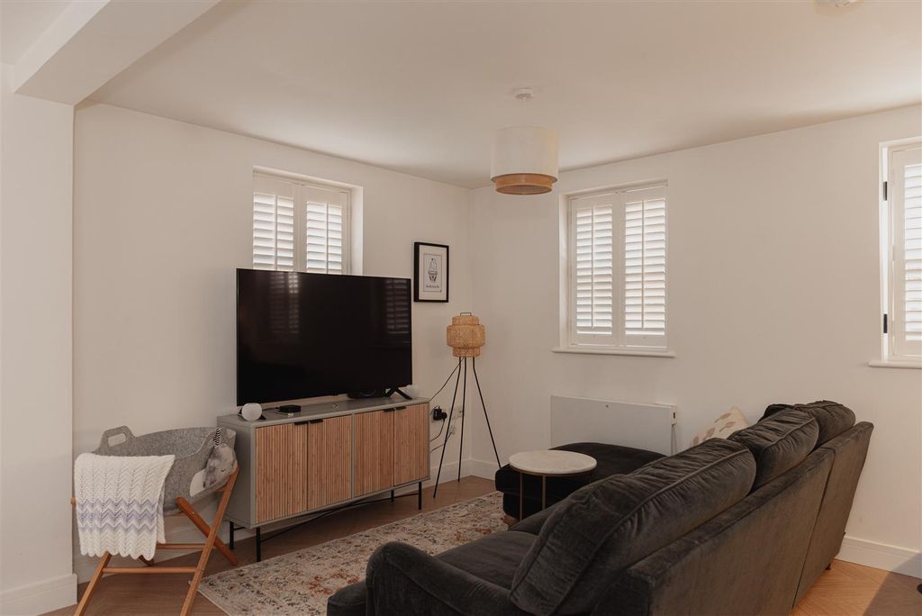 Property photo 3 of 12 1.Jpg