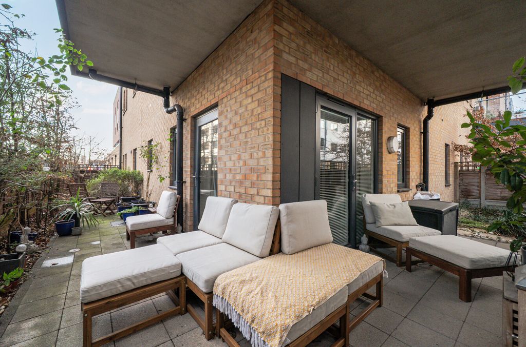 Property photo 3 of 8