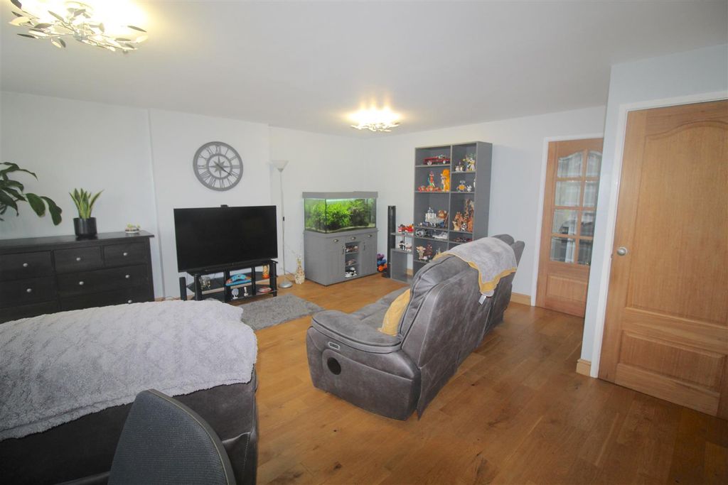 Property photo 2 of 12 Img_3881.Jpg