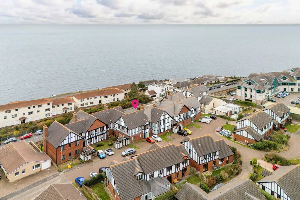 Property photo 3 of 17