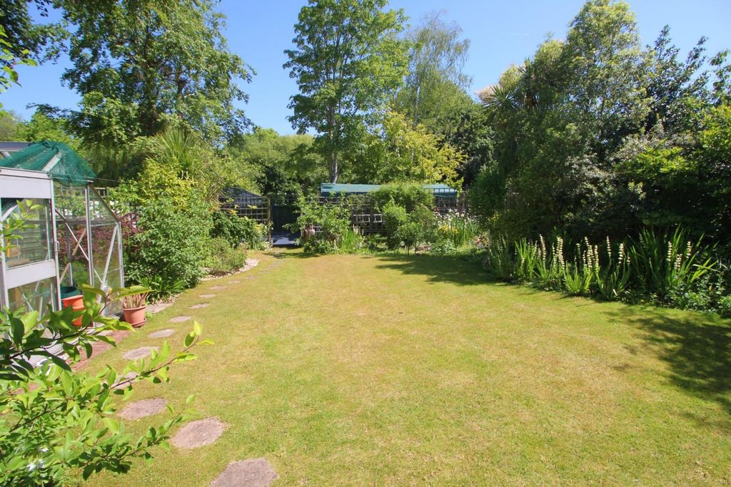 Property photo 3 of 27 Garden 2Nn.Jpg