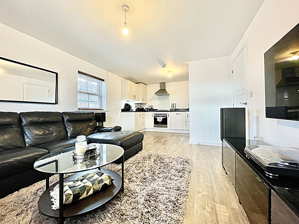 Property photo 2 of 18
