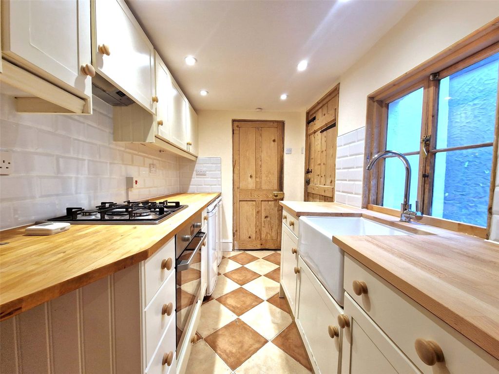 Property photo 2 of 10 Picture No. 29