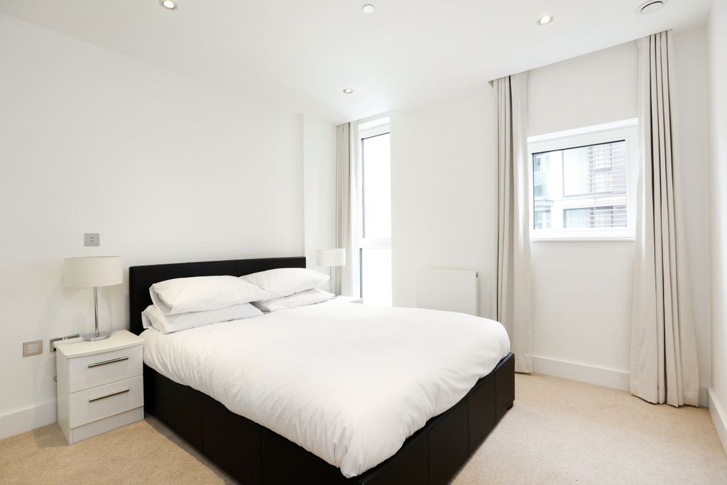 Property photo 3 of 10 Master Bedroom