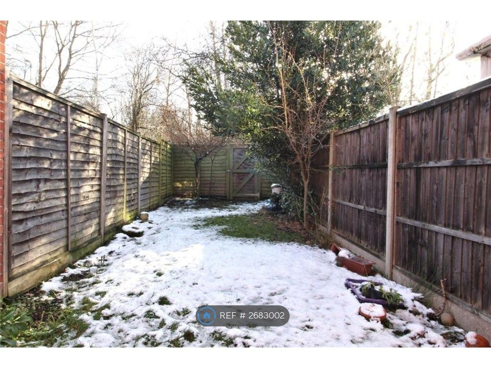 Property photo 3 of 9 Garden &amp;  Gararge Neay By
