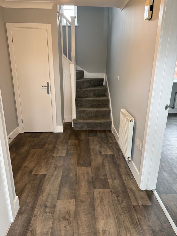 Property photo 2 of 17 Hallway