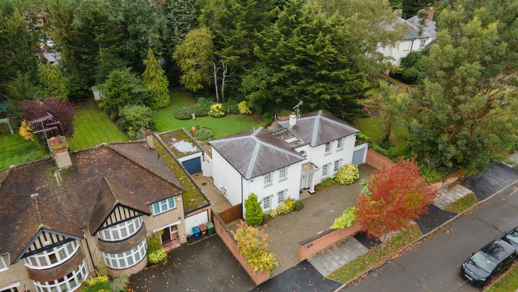 Property photo 2 of 18