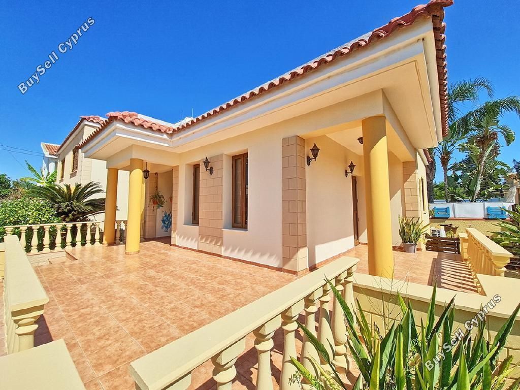 Property photo 3 of 34