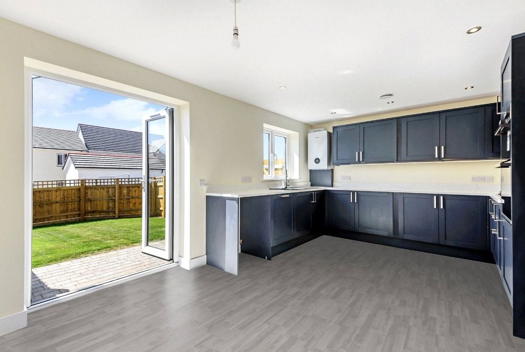 Property photo 2 of 10 Picture No. 05