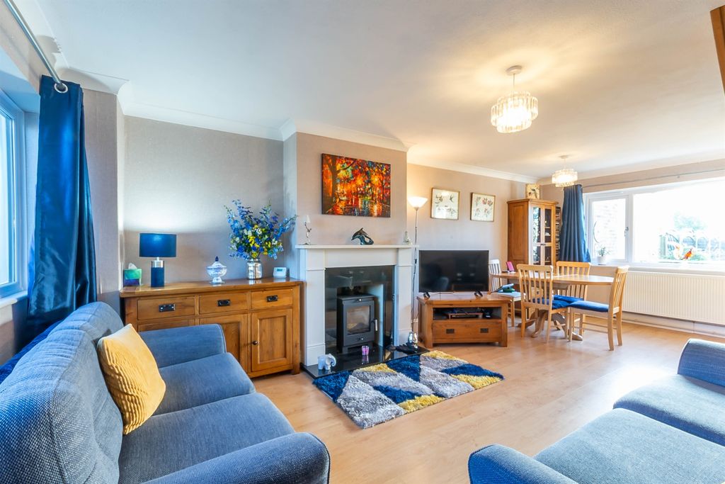 Property photo 3 of 16 Lounge Diner