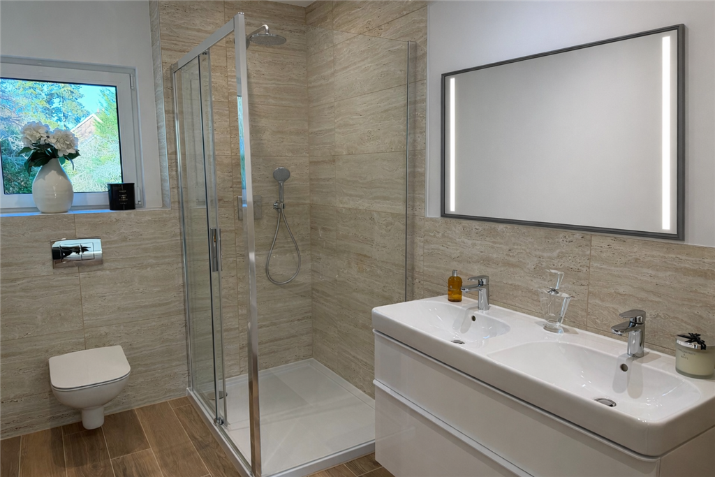 Property photo 3 of 6 En-Suite