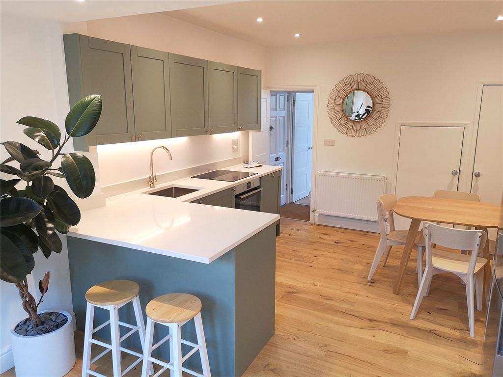 Property photo 2 of 17 Picture No. 31