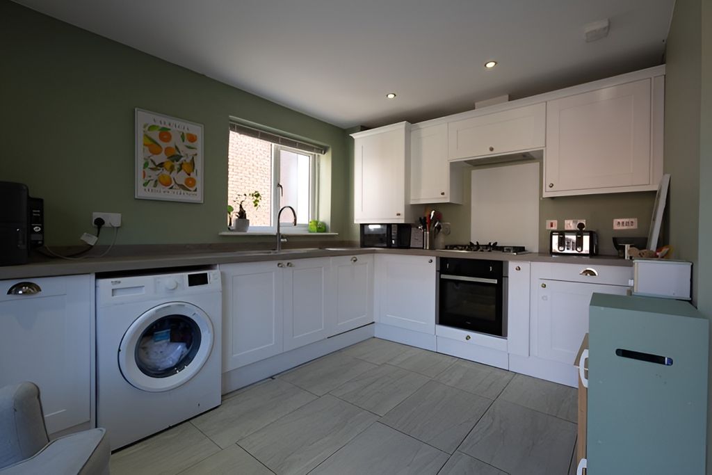 Property photo 3 of 12