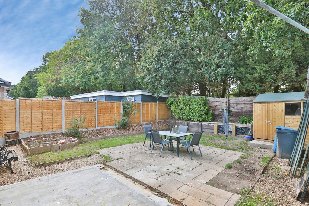 Property photo 2 of 19 Enclosed Garden