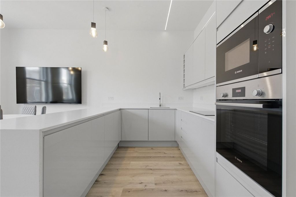 Property photo 2 of 11 Picture No. 10