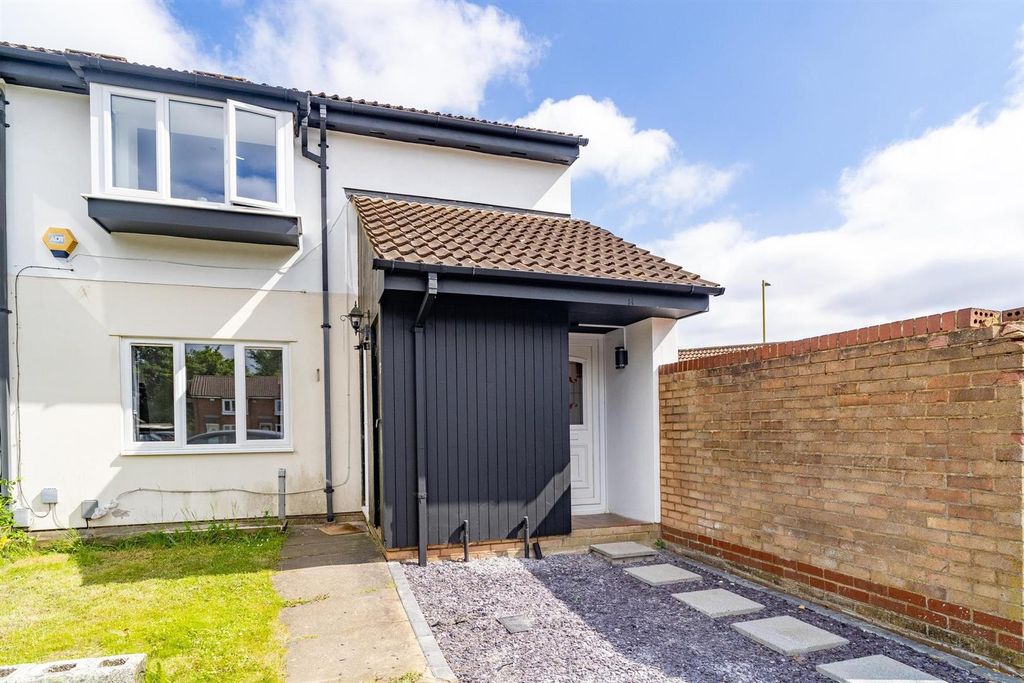 Property photo 1 of 10 016-14 Bray Close.Jpg