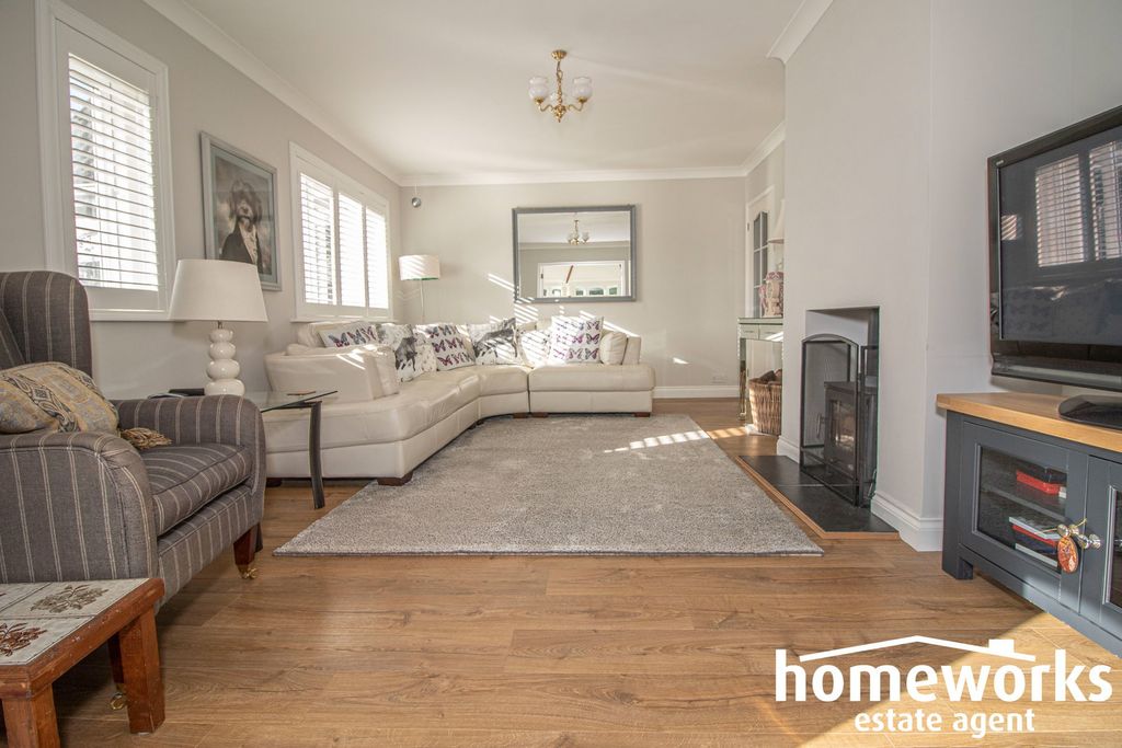 Property photo 3 of 21