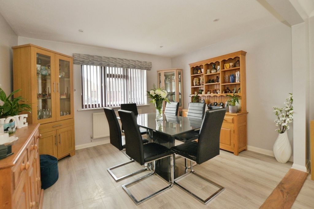 Property photo 3 of 16 Pbox-Img.Jpg