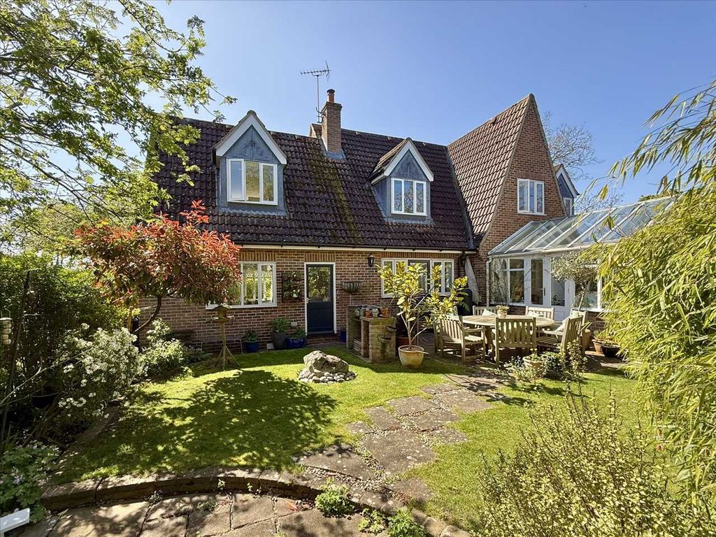 Property photo 2 of 33