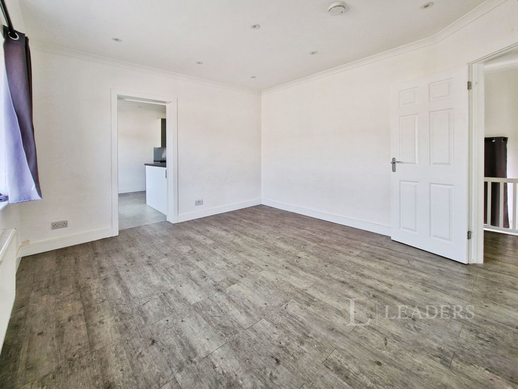 Property photo 2 of 8 Reception Room