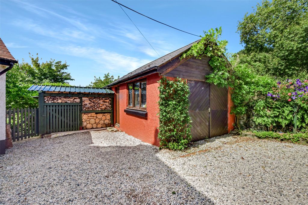 Property photo 2 of 32 Picture No. 05