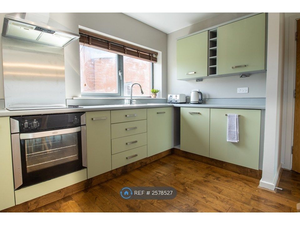 Property photo 3 of 15 Kitchen