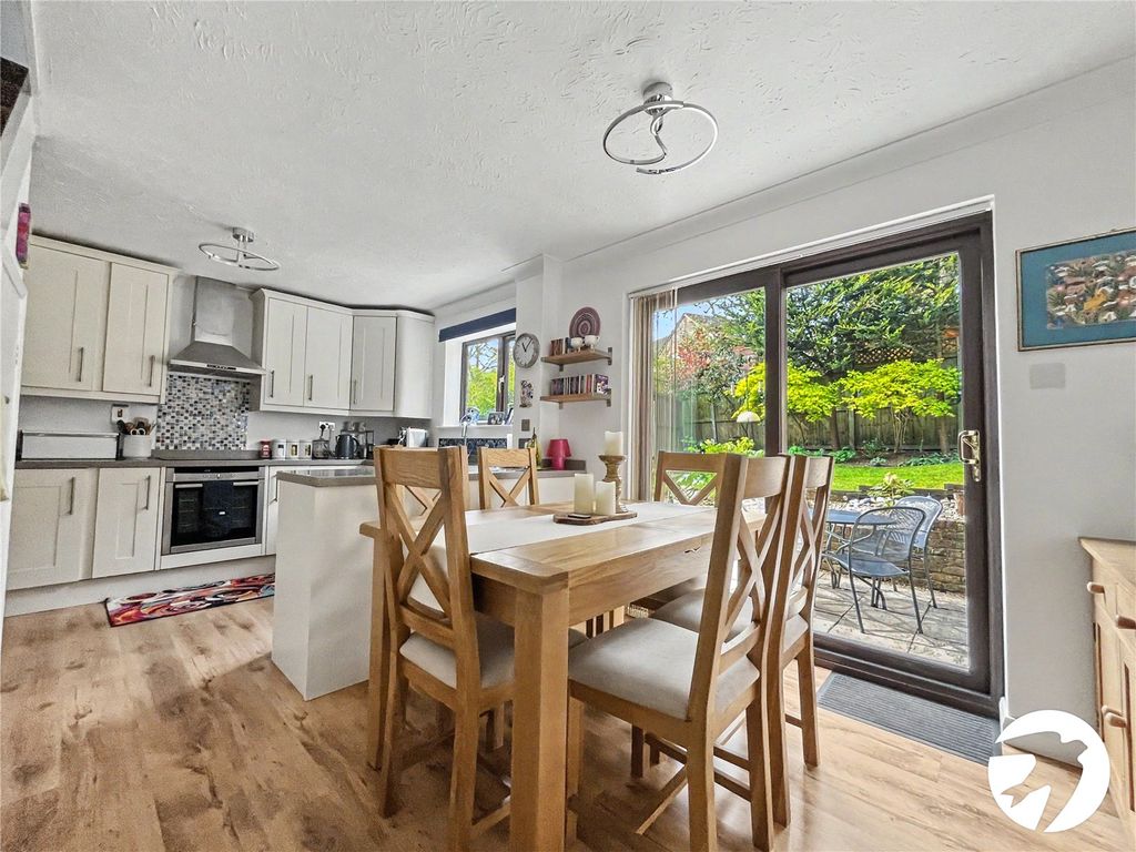 Property photo 3 of 22 Picture No. 18