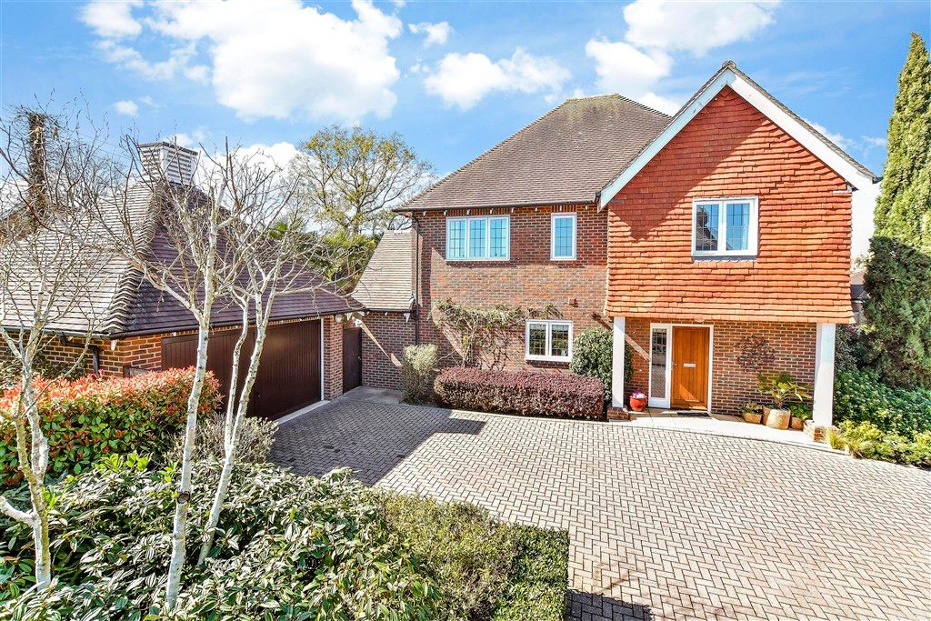 Property photo 3 of 14 Front