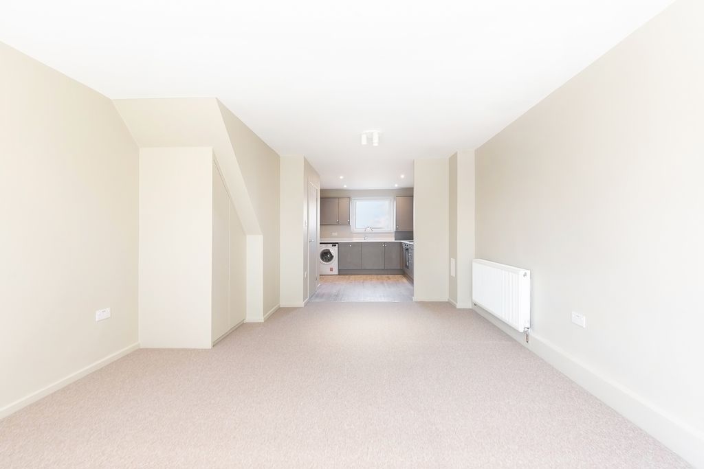 Property photo 3 of 12 Kitchen/Reception