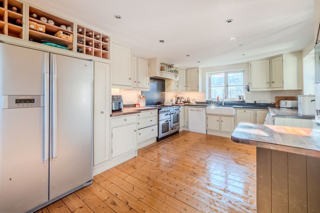 Property photo 3 of 25 Photo 33