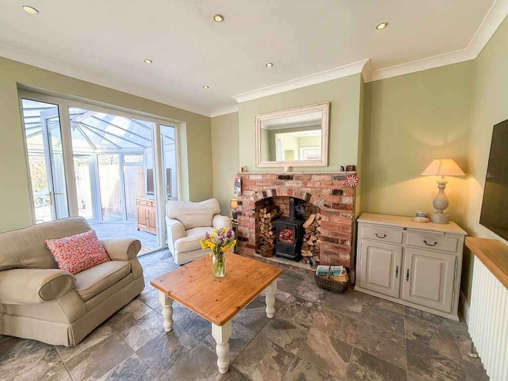 Property photo 2 of 16 Snug