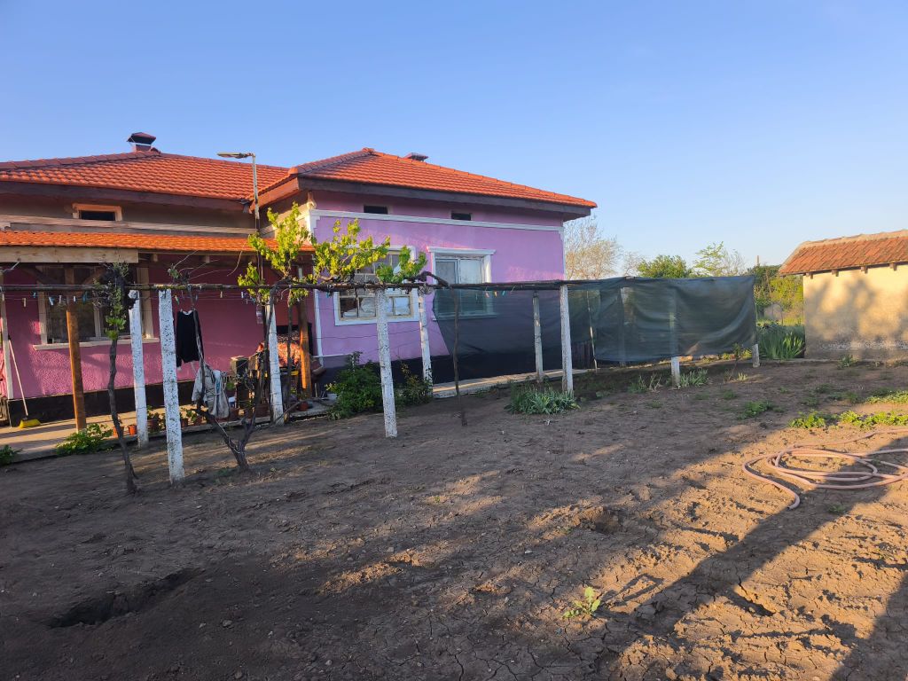 Property photo 2 of 31