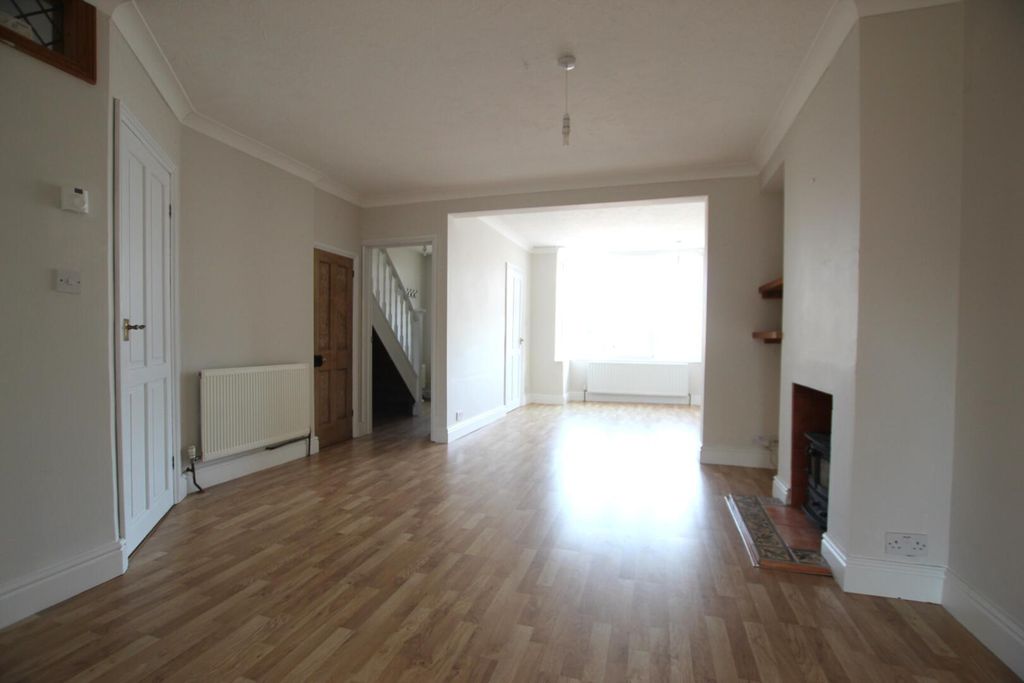 Property photo 3 of 15 Living Room Cont.Jpg