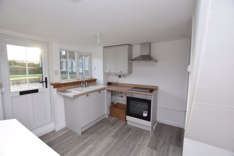 Property photo 3 of 7 Photo 10