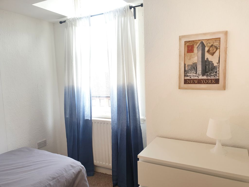 Property photo 1 of 2