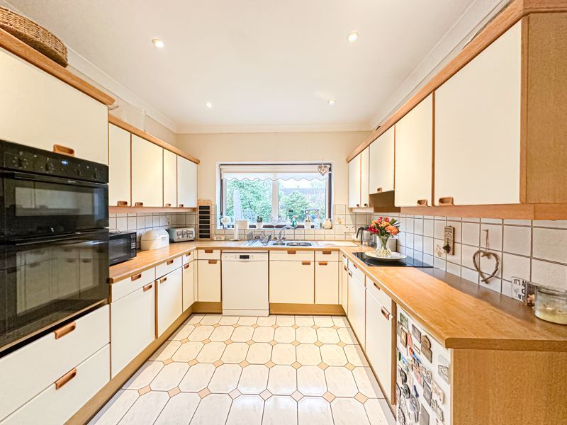 Property photo 3 of 37 Photo 19