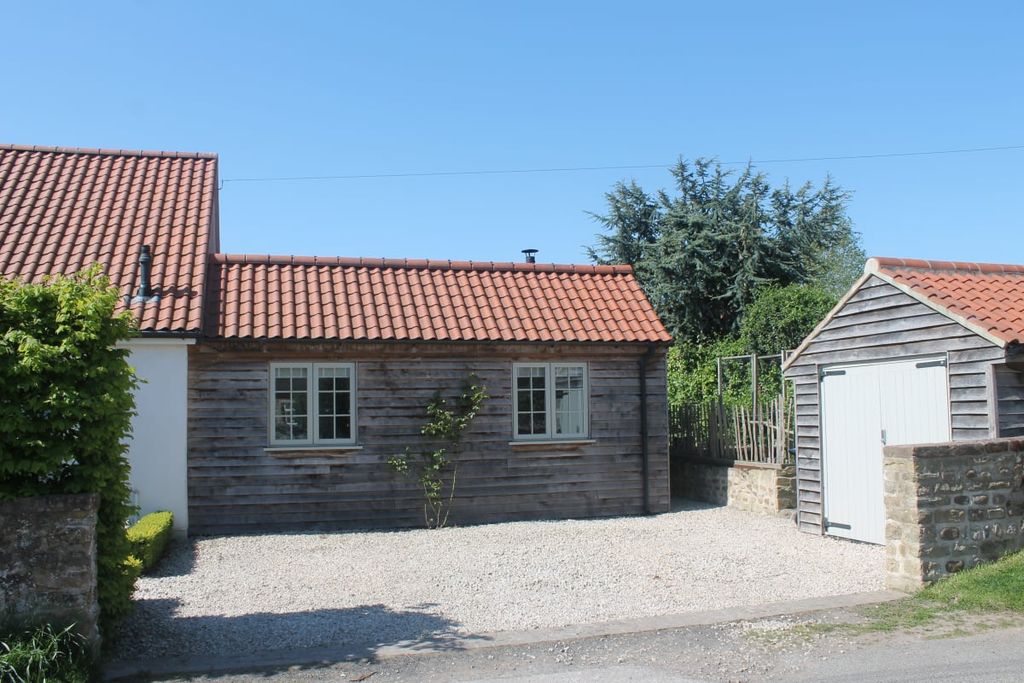 Property photo 2 of 30