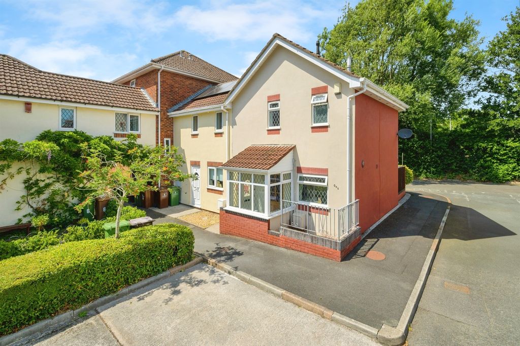 Property photo 1 of 17
