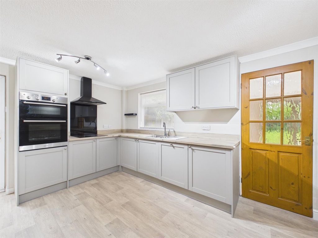 Property photo 2 of 18 Kitchen.Jpg