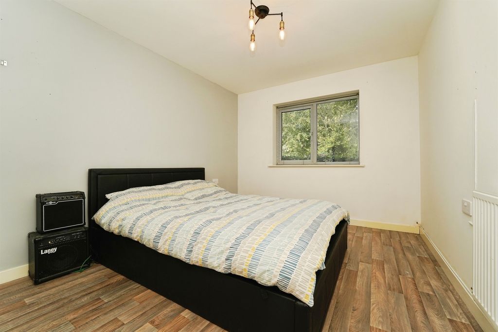 Property photo 3 of 26