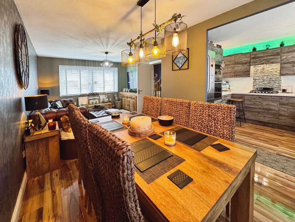 Property photo 2 of 23