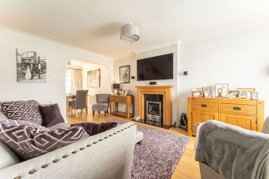 Property photo 2 of 14