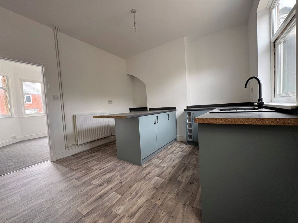 Property photo 2 of 18 Picture No. 04