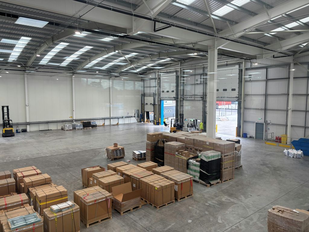 Property photo 2 of 10 B2 Warehouse Space (Viewing Doors).Jpg