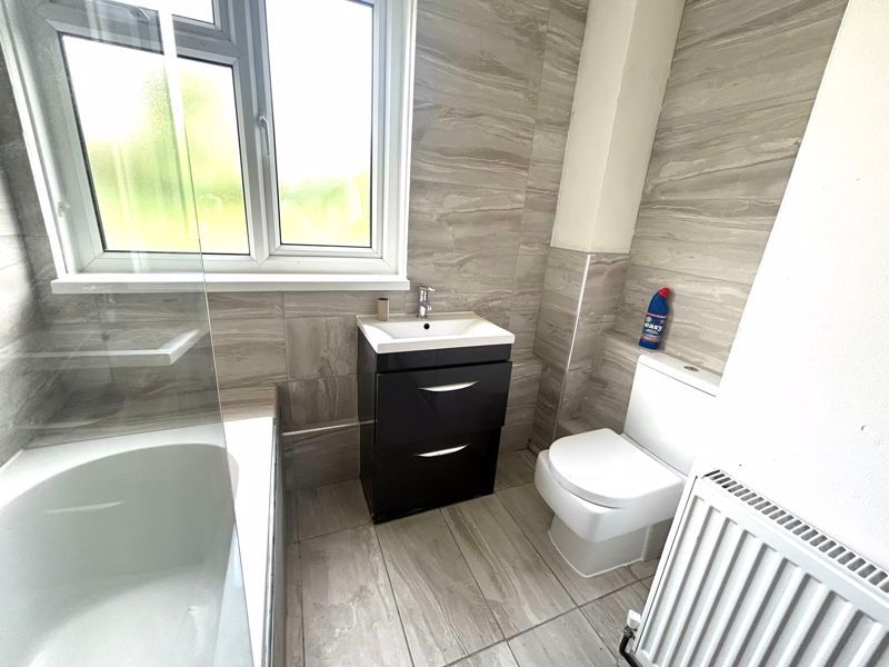 Property photo 3 of 8 Photo 8