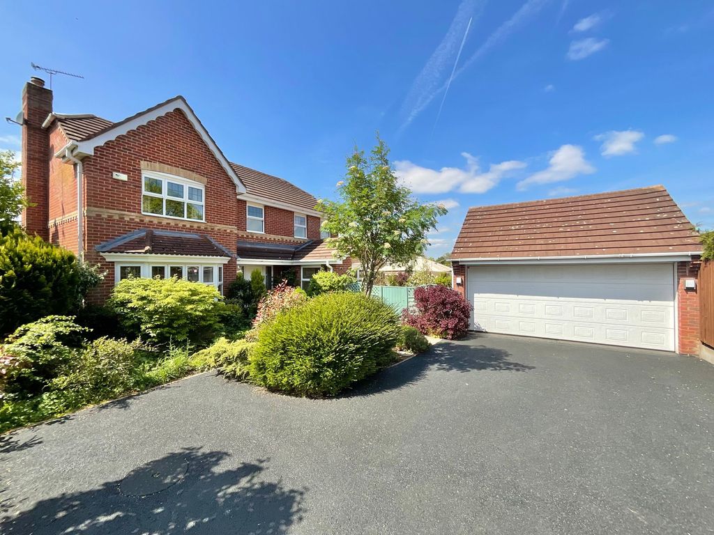 Property photo 1 of 32