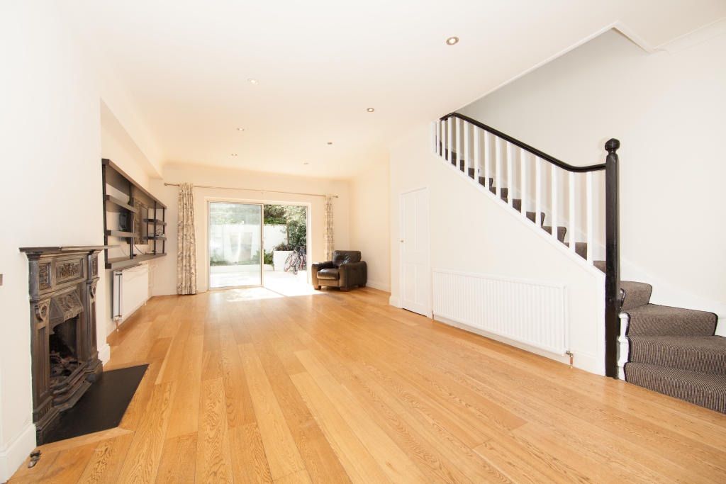 Property photo 3 of 6